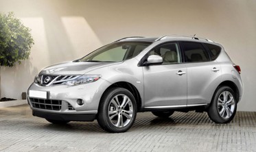 Накладка на бампер с загибом и ребрами Nissan Murano Z51 (черная) фото