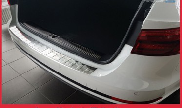 Накладка на бампер с загибом и ребрами Audi A4 B9 Avant  фото