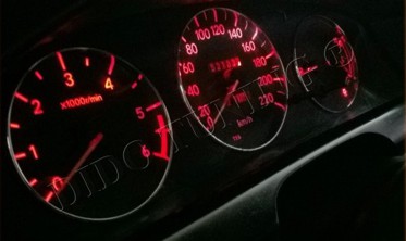 Кольца на приборы Toyota Carina E фото